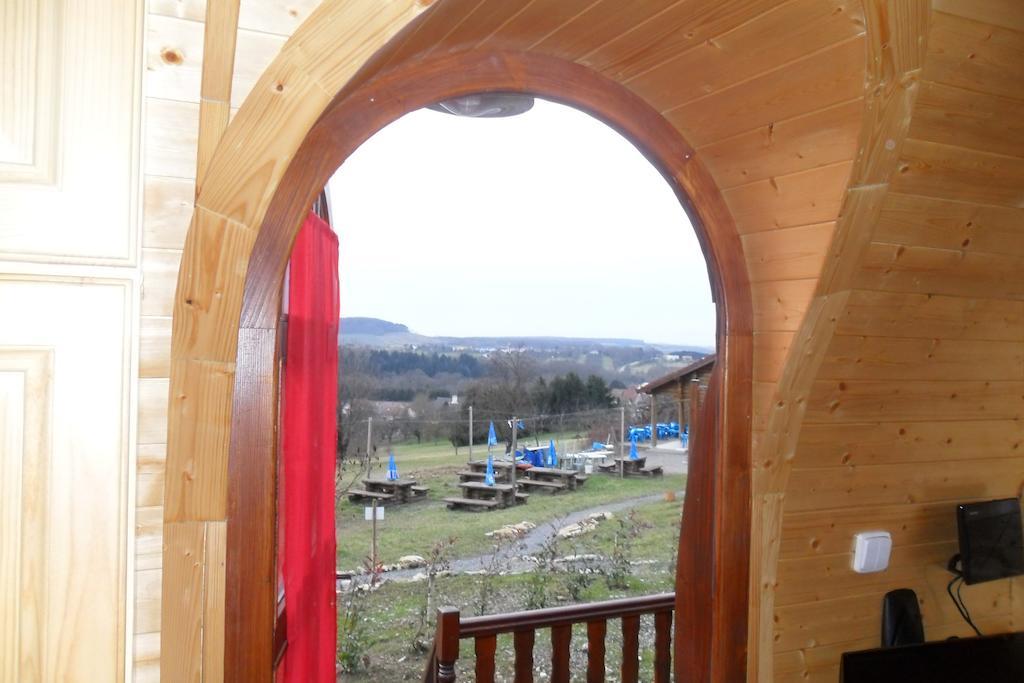 Le Chalet Du Chemin Et Sa Roulotte Berviller-en-Moselle Zewnętrze zdjęcie