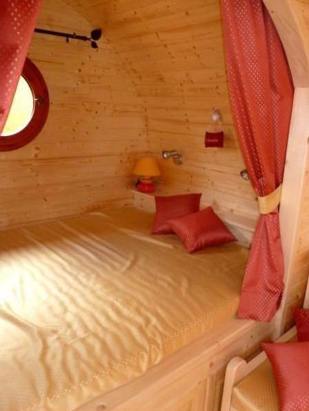 Le Chalet Du Chemin Et Sa Roulotte Berviller-en-Moselle Pokój zdjęcie