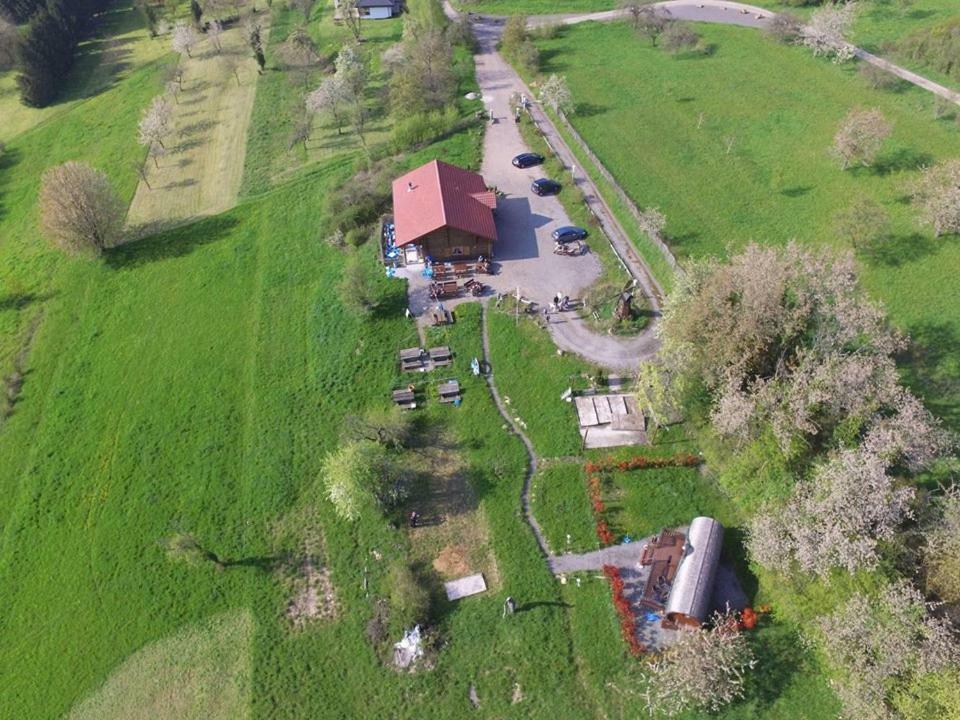 Le Chalet Du Chemin Et Sa Roulotte Berviller-en-Moselle Zewnętrze zdjęcie